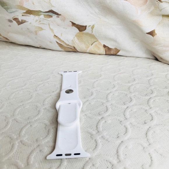 For Apple Watch White Silicone Band - Picture 6 of 8